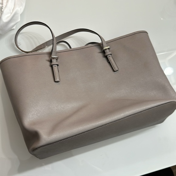 Micheal Kors Large Tote w original dust bag - Picture 7 of 11